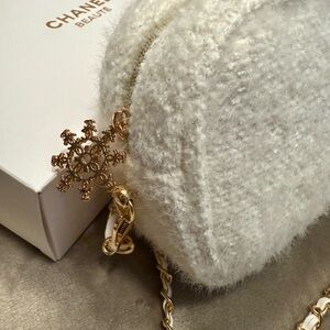 GWP CC White Tweed Crossbody Bag